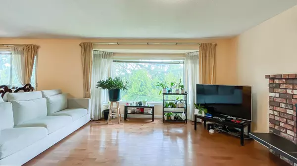 Surrey, BC V3V 7K9,9392 139 ST