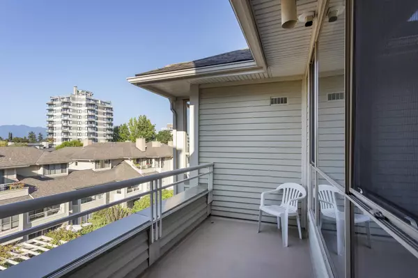 Vancouver, BC V6R 1Z2,3777 W 8th AVE #405