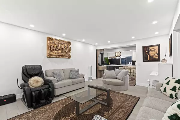 West Vancouver, BC V7V 1T2,1921 Fulton AVE