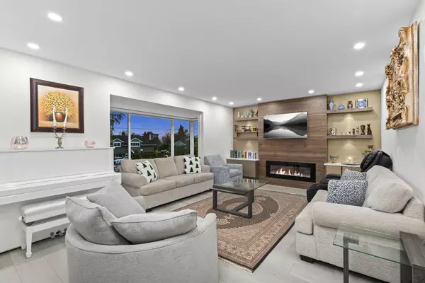 West Vancouver, BC V7V 1T2,1921 Fulton AVE