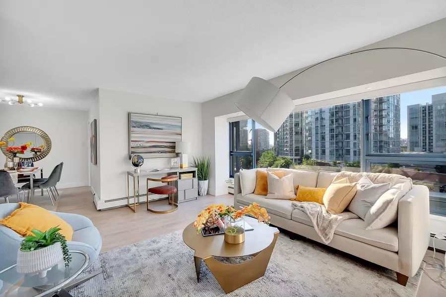 1177 Pacific BLVD #602, Vancouver, BC V6Z 2R8