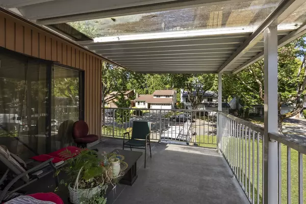 Surrey, BC V3R 7G4,15442 98 AVE