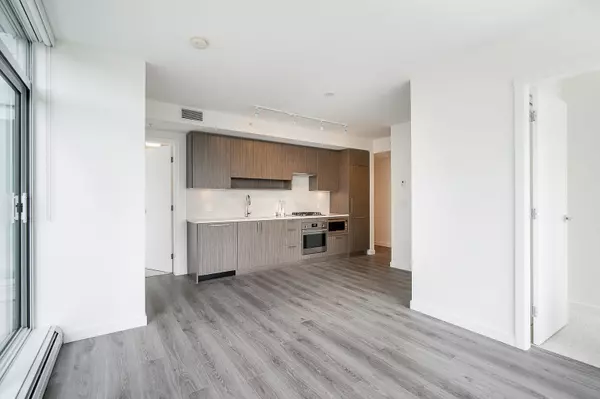 Surrey, BC V3T 0S1,13350 Central AVE #717