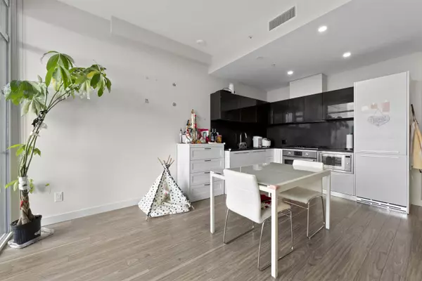 Burnaby, BC V5H 0H7,6288 Cassie AVE #1206