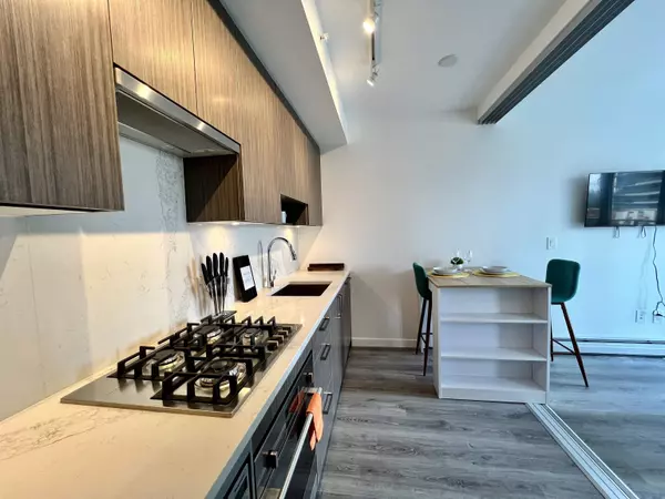 Surrey, BC V3T 0M3,13350 Central Ave AVE #501