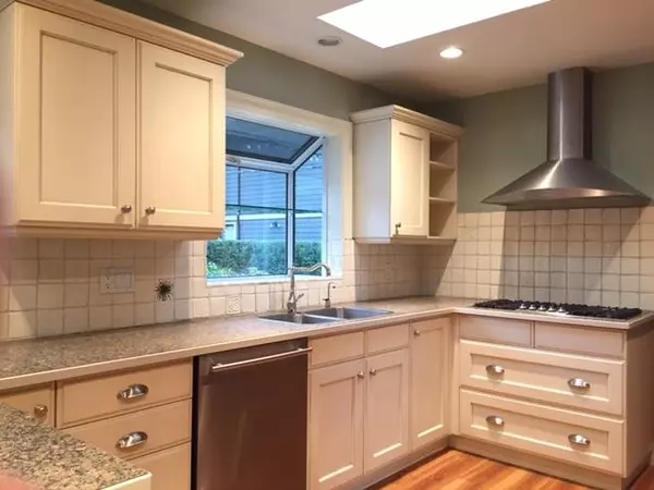 Delta, BC V4M 2M9,561 English Bluff RD