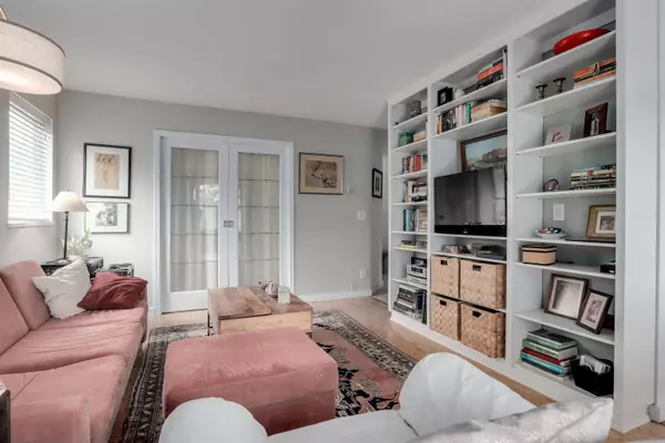 Vancouver, BC V5Z 1X5,998 W 19th AVE #406