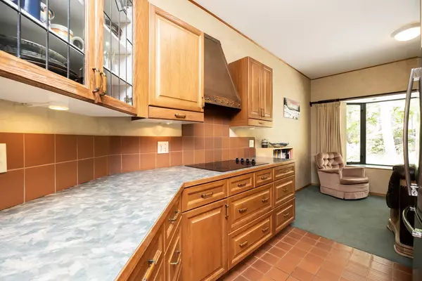 11832 Sunshine Coast HWY Pender Harbour, BC V0N 1Y2