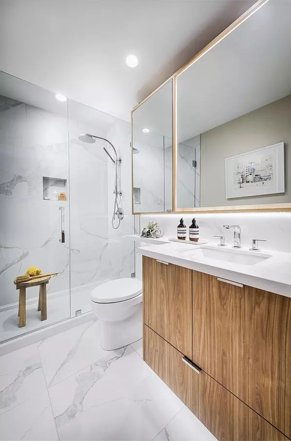 7728 Park CRES #1204 Burnaby, BC V3N 0J8