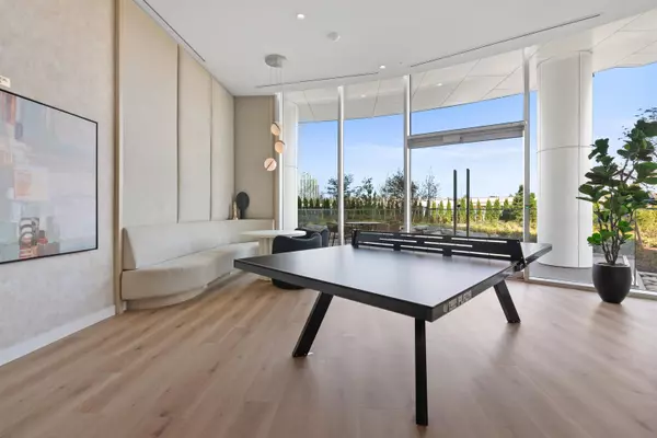 7728 Park CRES #1204 Burnaby, BC V3N 0J8