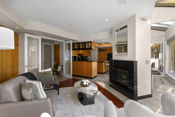 West Vancouver, BC V7V 3A2,2780 Rosebery AVE