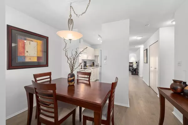 Coquitlam, BC V3K 4V2,102 Begin ST #404