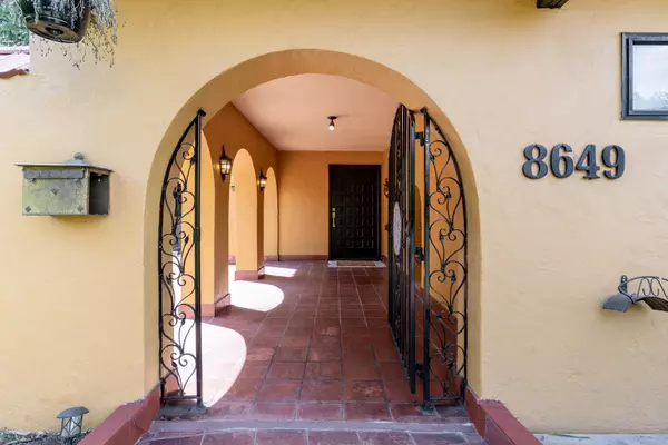 Delta, BC V4C 3Y9,8649 Sunbury PL