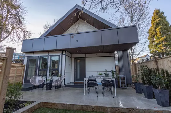 Vancouver, BC V5N 4M3,3387 Victoria DR
