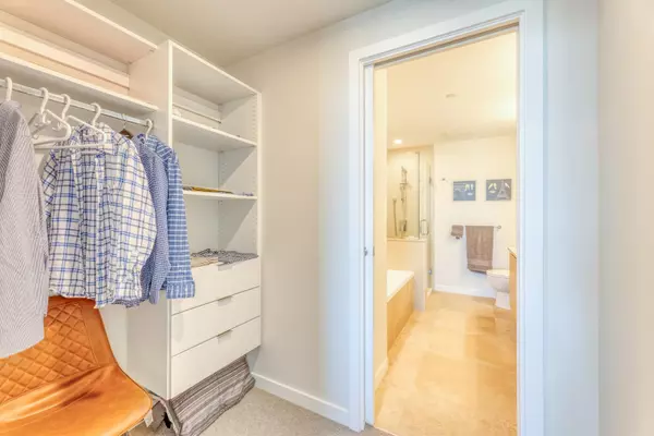 4168 Lougheed HWY #2806 Burnaby, BC V5C 0N9