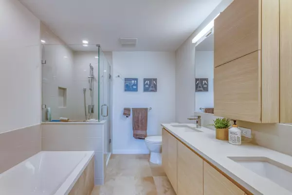 4168 Lougheed HWY #2806 Burnaby, BC V5C 0N9