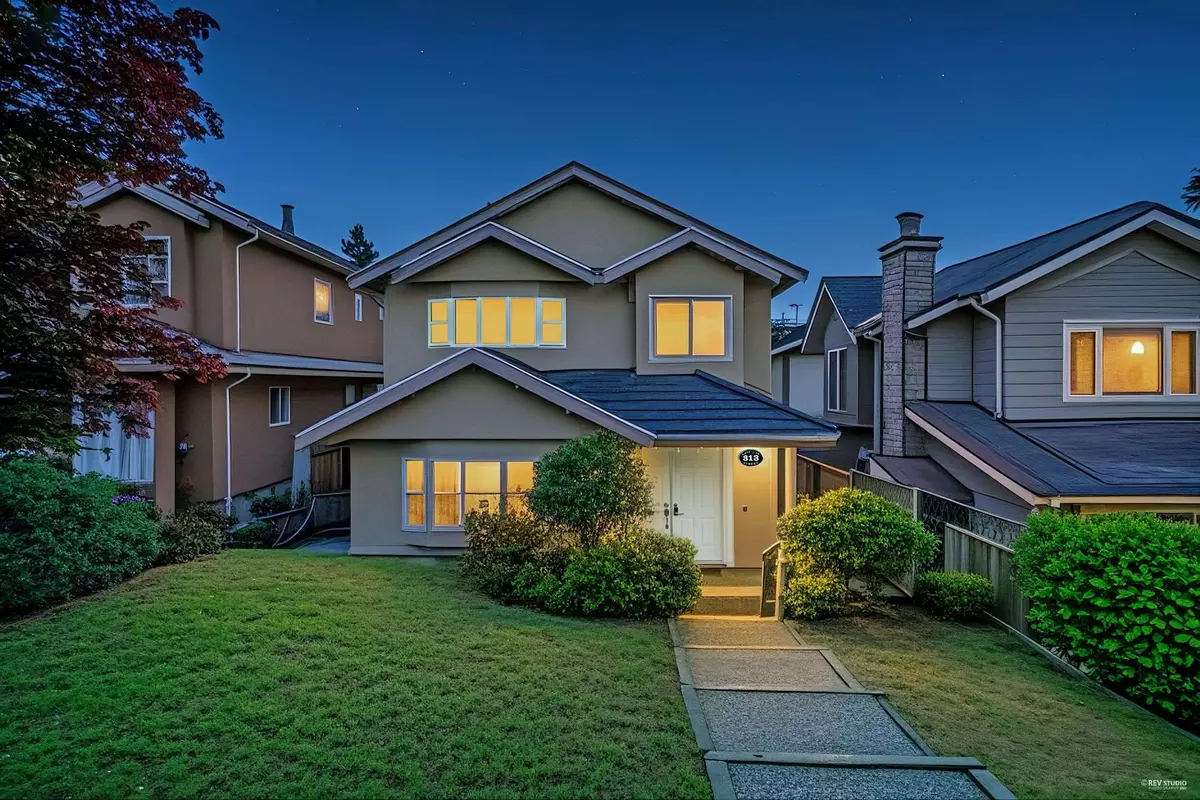 North Vancouver, BC V7N 1B9,313 E 27 ST