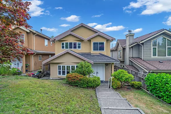 North Vancouver, BC V7N 1B9,313 E 27 ST