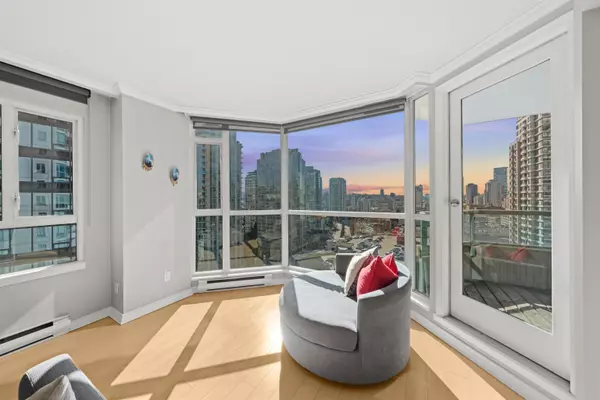 Vancouver, BC V6B 5W4,888 Hamilton ST #1201