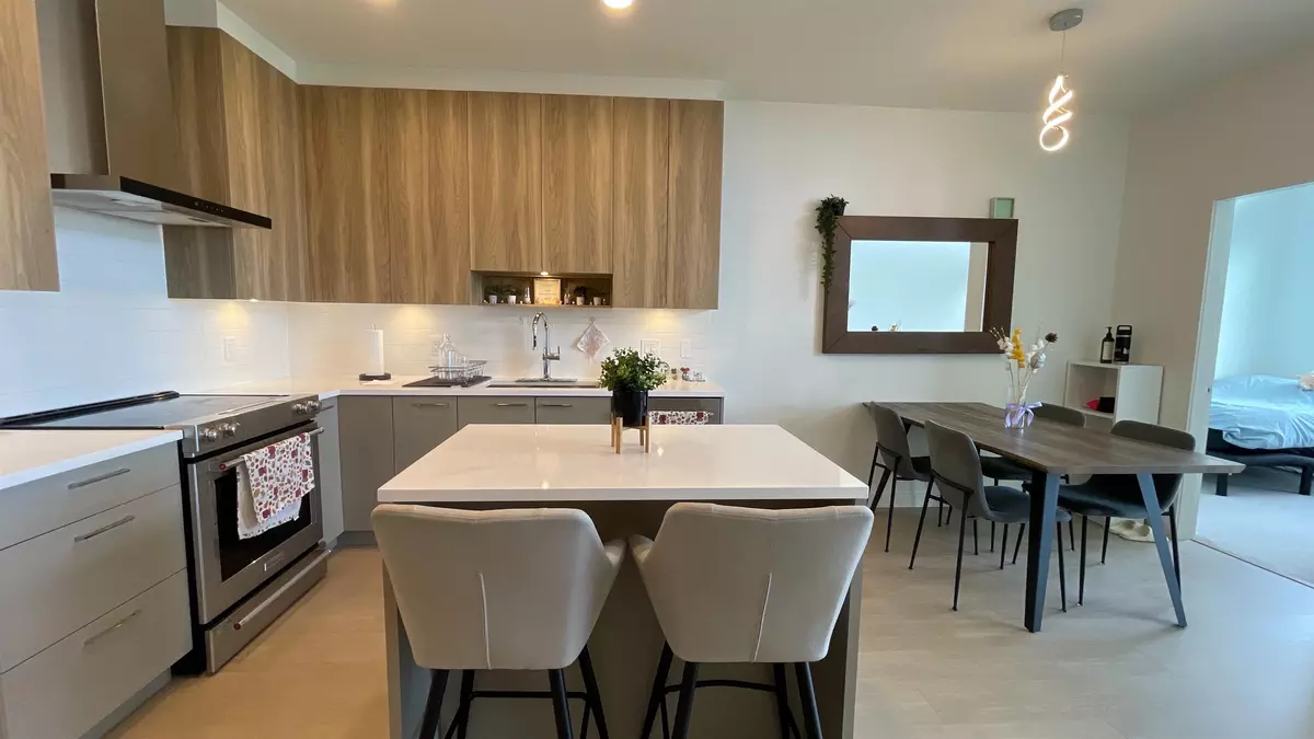 Burnaby, BC V3N 0H9,7599 15th ST #614