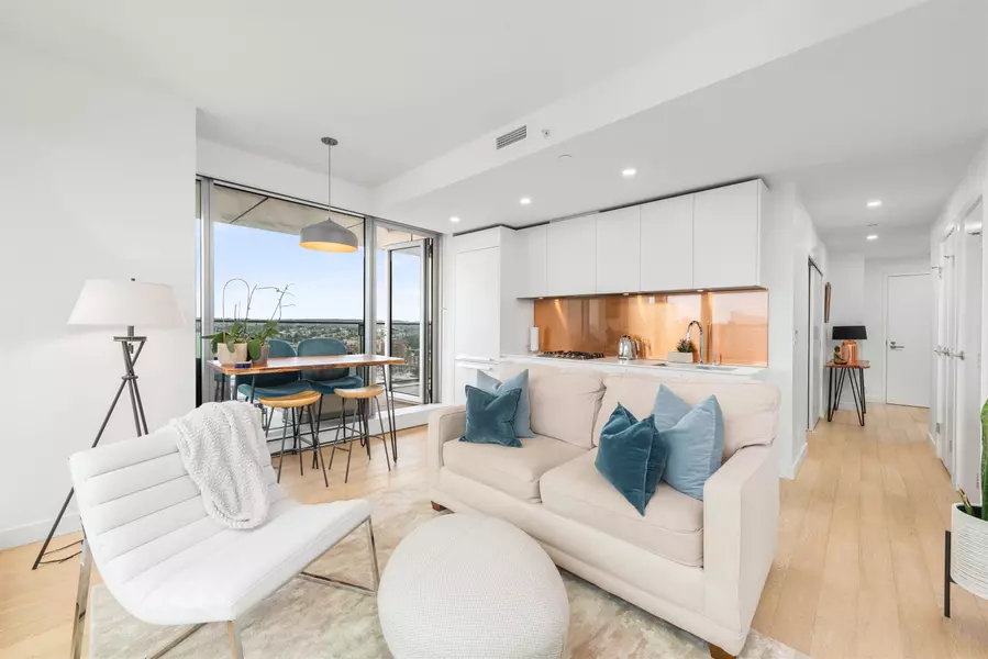 1480 Howe ST #2702, Vancouver, BC V6Z 0G5