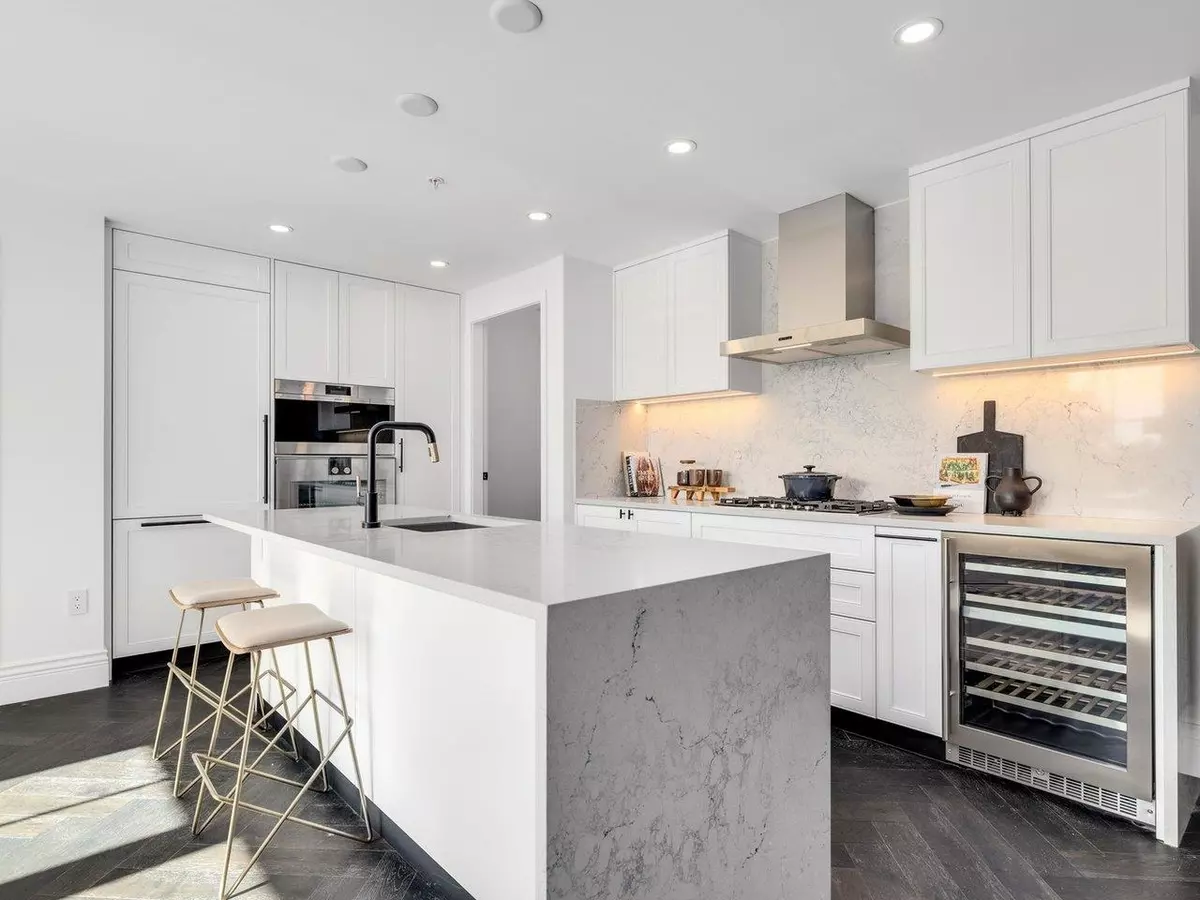 Vancouver, BC V6M 0E5,2096 W 47th AVE #309