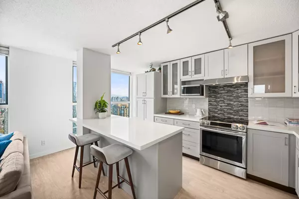 Vancouver, BC V6B 6J3,1238 Seymour ST #2004