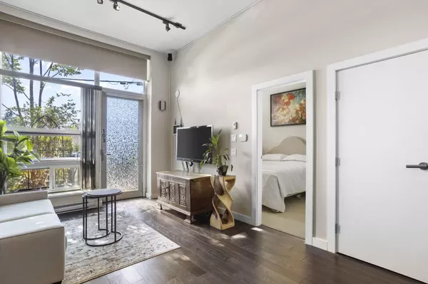 North Vancouver, BC V7P 0B3,1182 W 16th ST #103