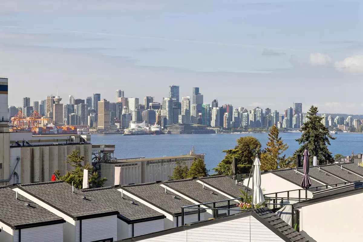 North Vancouver, BC V7L 1G8,707 E 3 ST #303