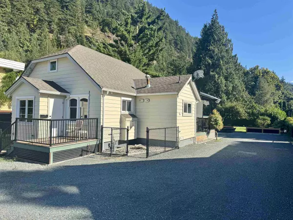 Harrison Hot Springs, BC V0M 1K0,562 Lillooet AVE