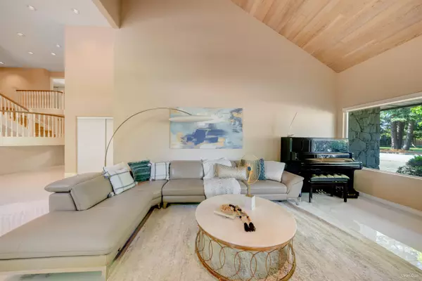 Richmond, BC V7C 4P8,7215 Frobisher DR