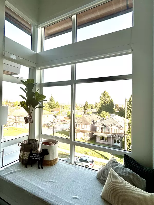 Burnaby, BC V3N 0J5,7799 17th ST #411