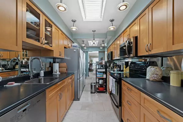 West Vancouver, BC V7S 2X7,2250 Folkestone WAY #48