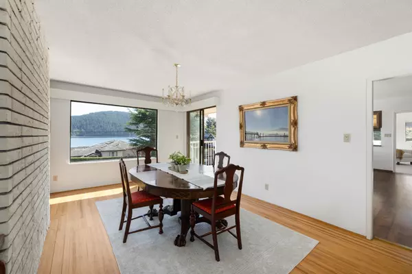 North Vancouver, BC V7G 1P8,587 Beachview DR