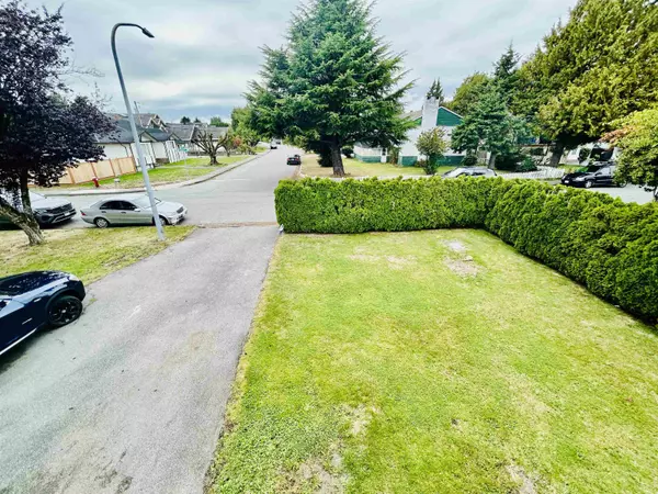 Richmond, BC V7A 4C4,10540 Seaway RD