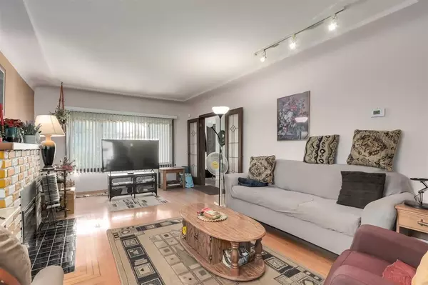 Burnaby, BC V5C 1B5,4449 Dundas ST