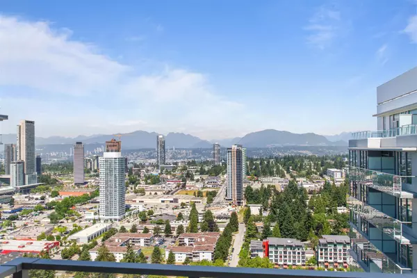13768 100 AVE #3607, Surrey, BC V3T 0V2