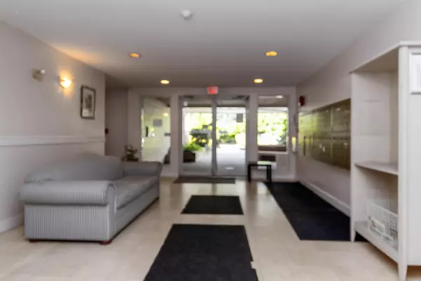 Coquitlam, BC V3B 4R9,1187 Pipeline RD #109