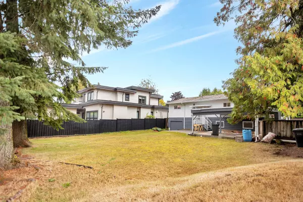Coquitlam, BC V3J 4R9,692 Blue Mountain ST
