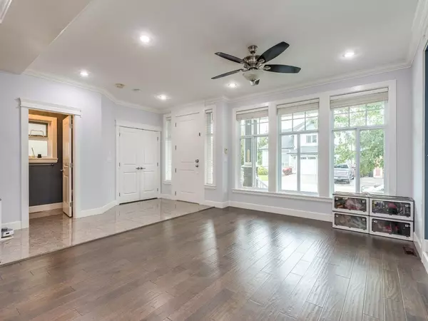 Langley, BC V2Y 0K7,7717 211a ST