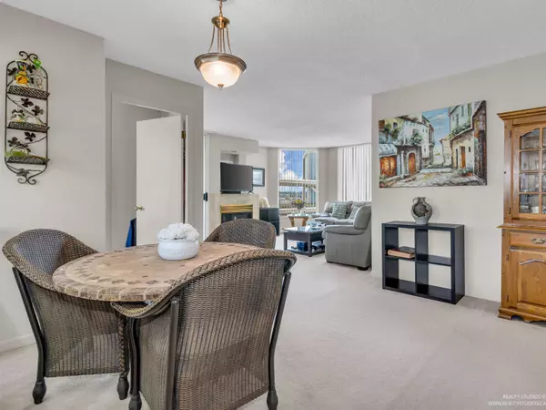 North Vancouver, BC V7M 3L4,168 Chadwick CT #503
