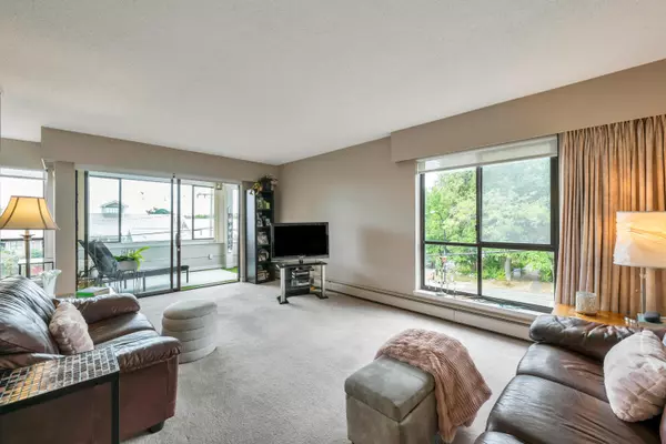 White Rock, BC V4B 2E9,15265 Roper AVE #201