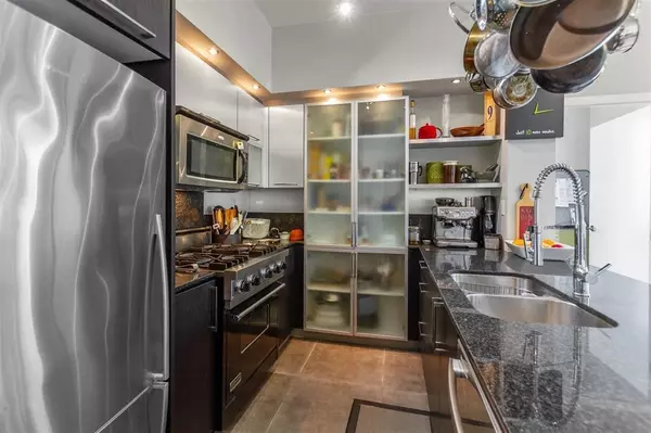 Coquitlam, BC V3B 0G2,2980 Atlantic AVE #301
