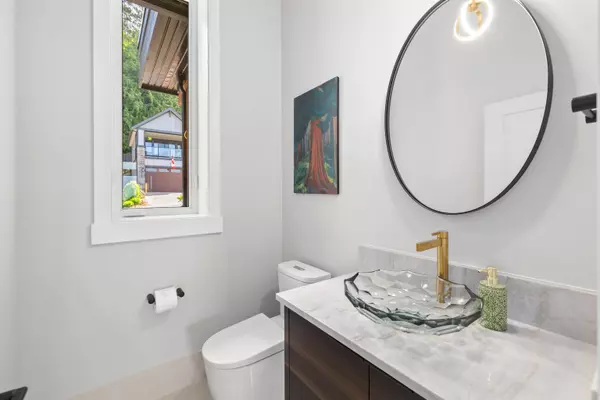 5487 Maclachlan PL Chilliwack, BC V2R 0P3