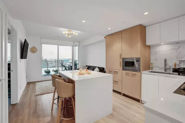 1500 Fern ST #614 North Vancouver, BC V7J 0E6