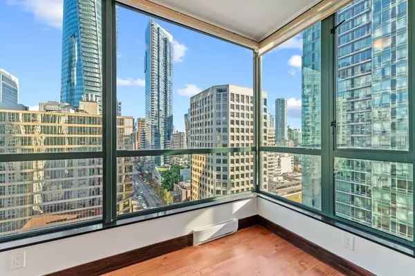 1239 W Georgia ST #2001 Vancouver, BC V6E 4R8