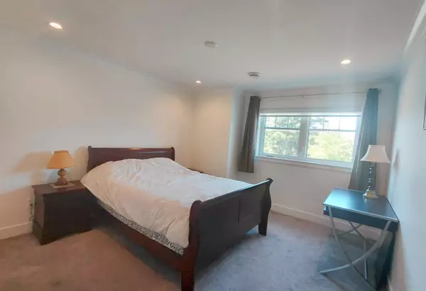 Ladner, BC V4K 2R8,4636 48b Street