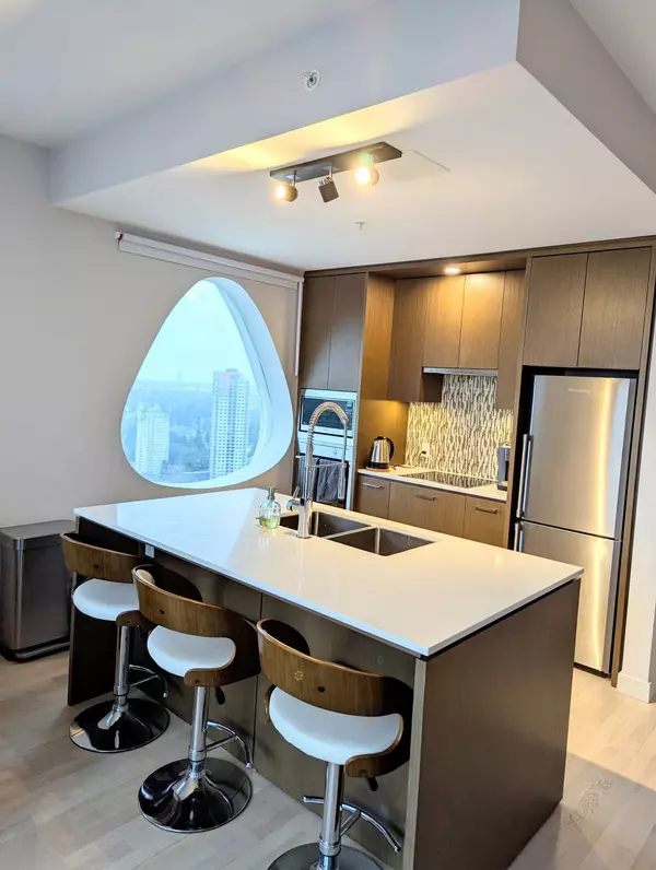 Surrey, BC V3T 0K2,13495 Central AVE #3505