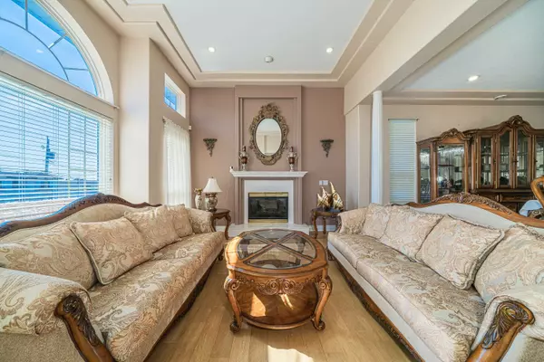 Burnaby, BC V5A 1B8,7287 Pandora ST