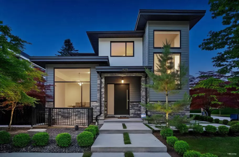 929 Fourth ST, New Westminster, BC V3L 2X1